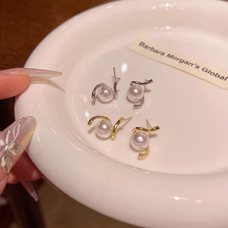 Элегантные геометрические серьги с жемчугом: Французский ретро-дизайн высокого класса для женщин