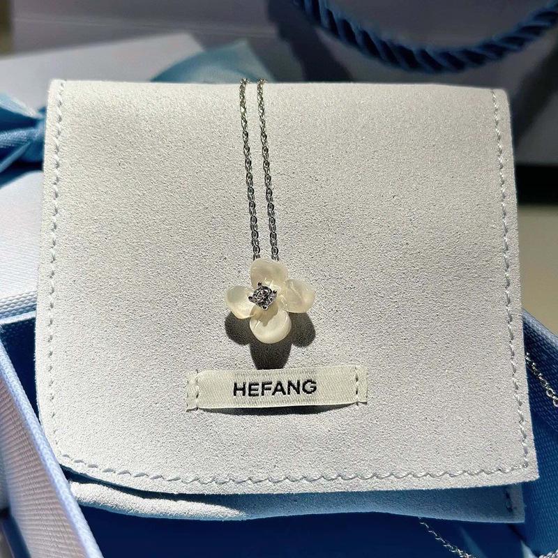 HEFANG Набор: Серебряное ожерелье с фрезией и серьги с цветочными драгоценными камнями - Женский японский/корейский стиль