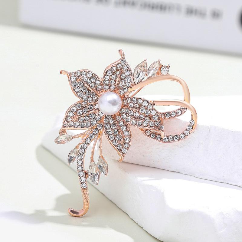 Korean Elegant Pearl Flower Brooch - Versatile, Luxurious Design for Women