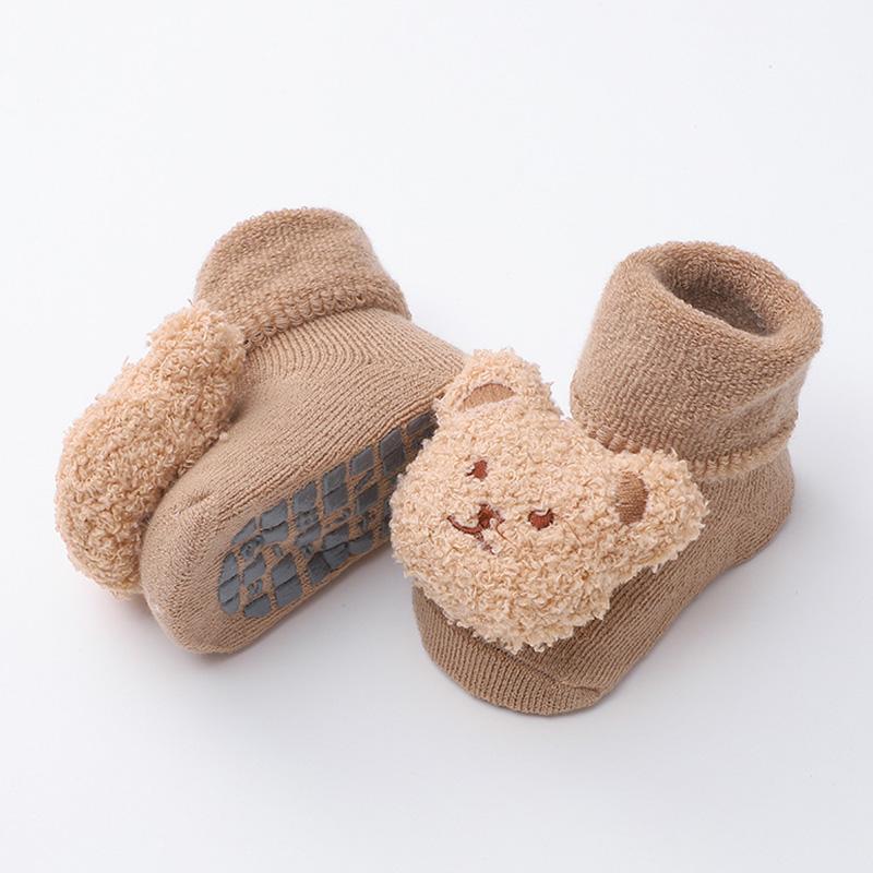 1 пара детских носков с медвежонком, носки-тапочки для мальчиков, зимние носки средней длины, милые хлопковые, для малышей, толстые, с нескользящей подошвой, мягкие