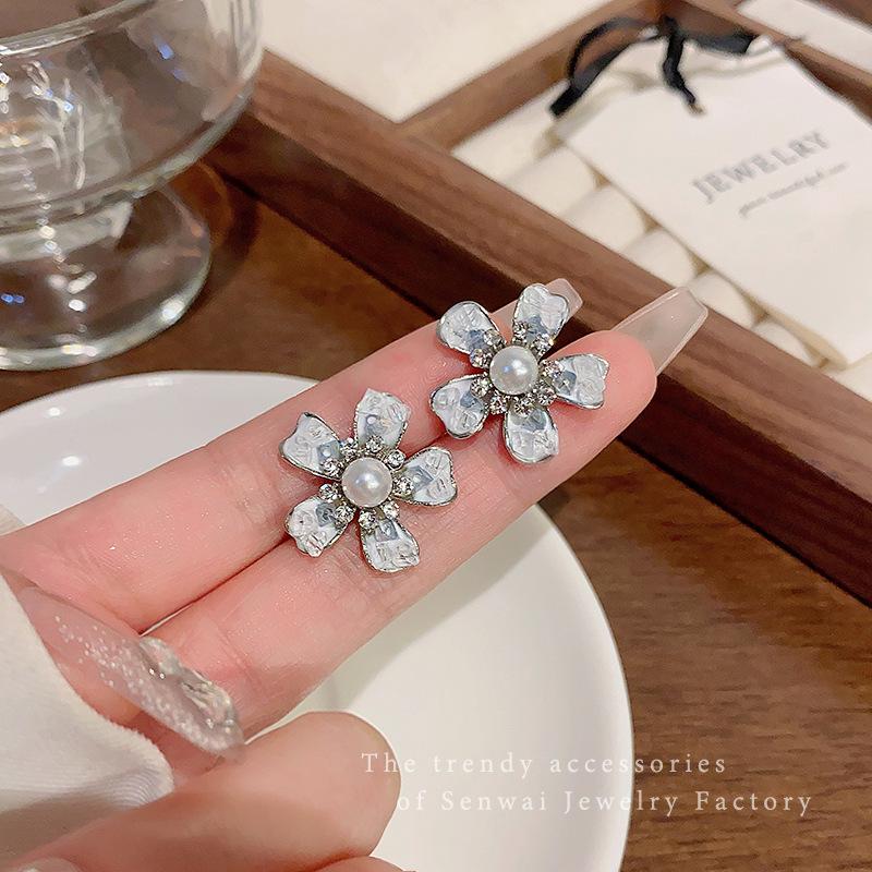 Gradually change blue flower pearl earrings women's light luxury high sense super fairy temperament earrings silver needle summer earrings