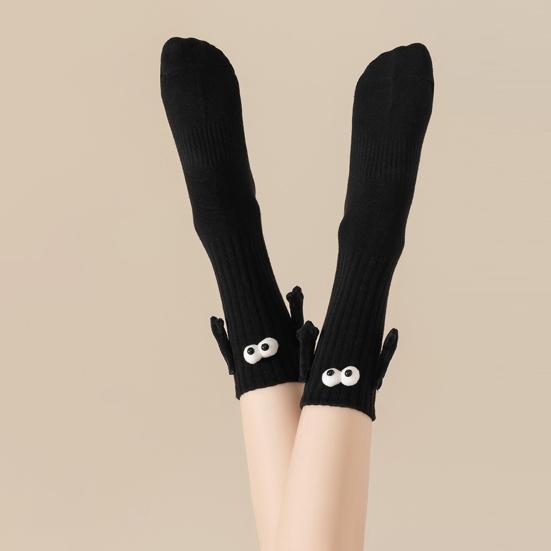 1 Pair Linking Couple Socks Magnetic Suction 3D Doll Couple Socks Couple Holding Hands Funny Socks Mid-Tube Cute Socks Funny Gifts for Women Men