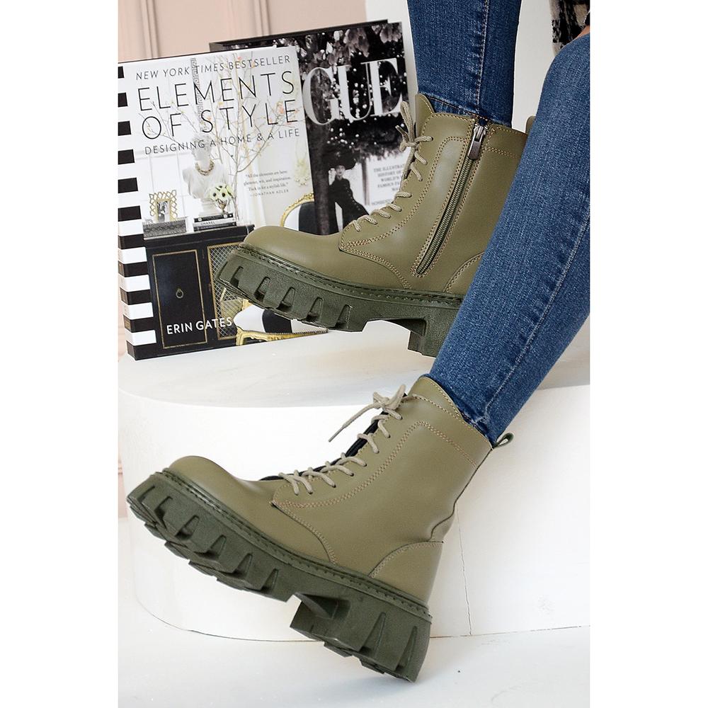 Удобные стильные женские сапоги на высокой подошве на молнии 50-1113-22