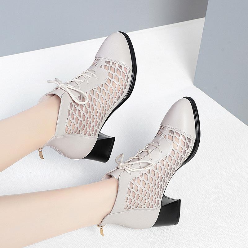 Модные короткие ботильоны с сетчатым узором на щиколотке и застежкой-молнией, на шнуровке, с металлическим декором, с квадратным носком, женские, дизайнерские, элегантные, с квадратным каблуком, для отдыха на открытом воздухе