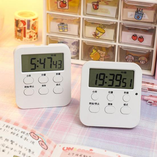 Таймер обратного отсчета Большой экран Магниты Регулируемая тишина Простота в эксплуатации Переключаемый эффективный тайминг Красный свет Мигающий сигнал Обучение ребенка
