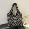 Ins Girl Large Capacity Tote Bag 2025 Autumn and Winter New Fashion Plush Leopard Print Single Shoulder Underarm Trendy Bag