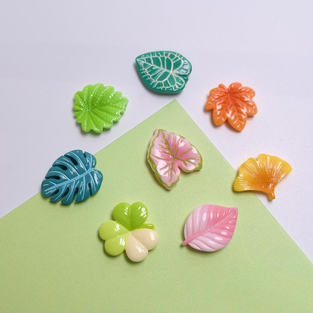100Pcs Resin Tropical Leaves Flatback Resin Cabochons Colorful Leaf Slime Charms Beads Embellishments for Scrapbooking Decor