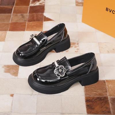 Женские туфли-лоферы Spot из натуральной кожи в студенческом стиле — весна 2025 г. Туфли-лоферы Camellia из лакированной кожи