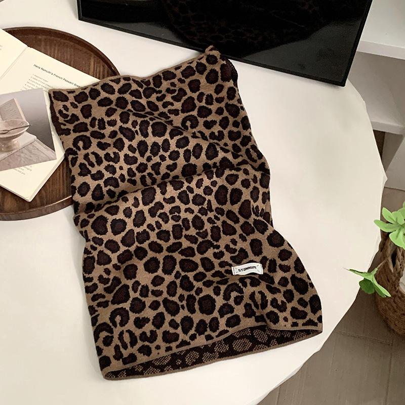 Leopard Neckerchief for Autumn Winter Windproof Old Proof Fashion Scarf Imitation Cashmere Leopard Print Versatile Neck Cover