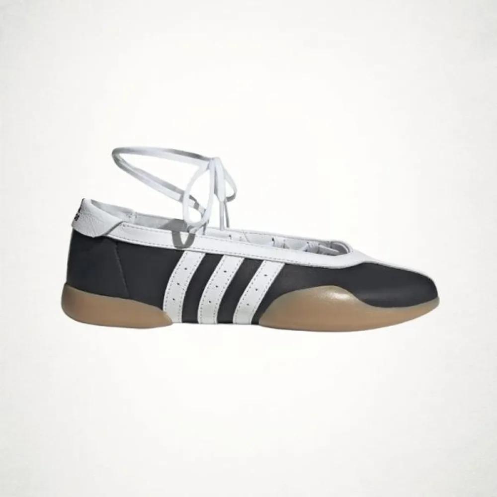 Adidas Taekwondo May Ballet - CBLACKFTWWHTGUM3 JR7031 1641032