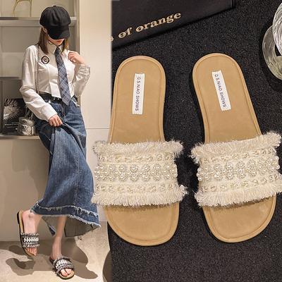 Модные стразы маленький ароматный ветер интернет-знаменитость новые шлепанцы женские летние носить плоская подошва 2025 сандалии слово французский пляж