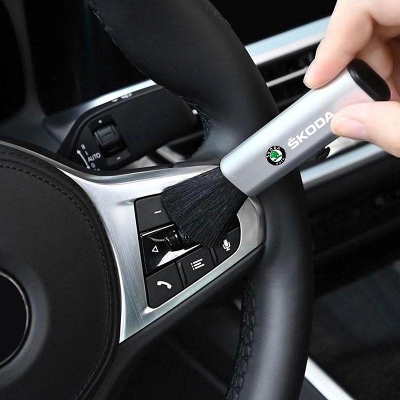 rdkbe8 Retractable Car cleaning brush Car Dashboard Cleaning Tools For Skoda Kodiaq Fabia Kamiq Karoq Octavia 3 A5 A7 Rapid Scala Kami