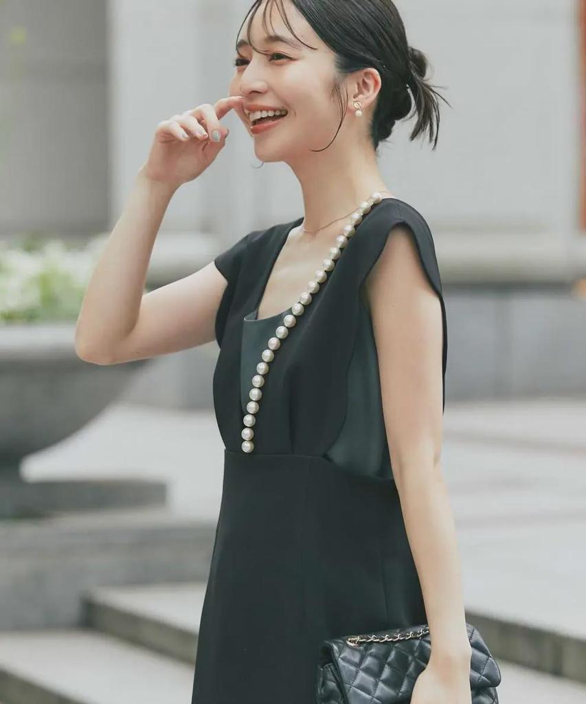 Женская юбка-жилет с жемчужной отделкой и авангардным декором