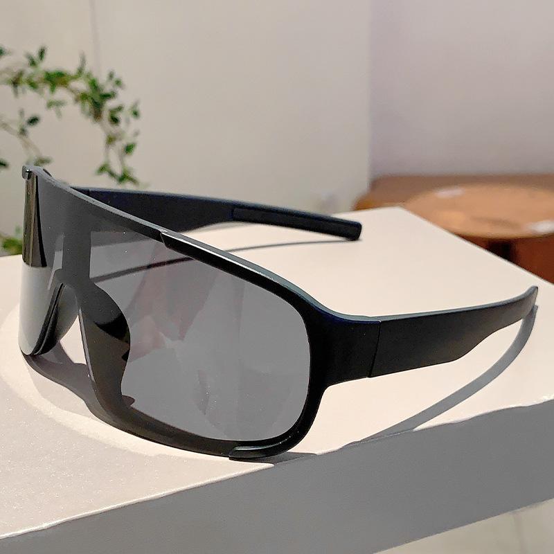 Sport Goggle Oversized Sunglasses Women For Men Luxury Brand Designer Vintage Sun Glasses Punk Skiing Windproof Outdoor Shades