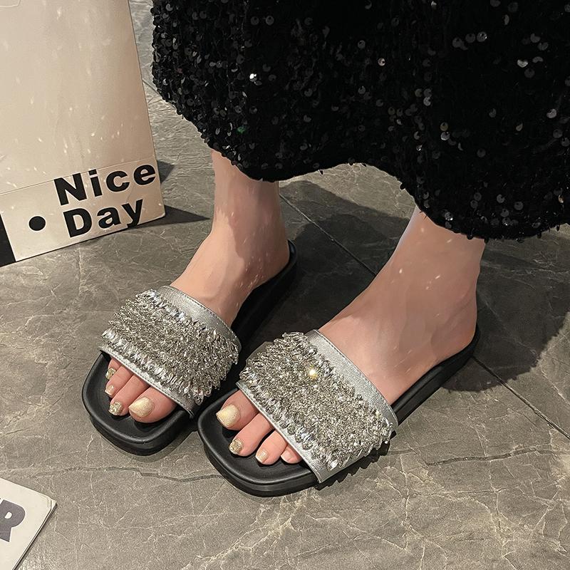 Fashion 2025 New Women Slippers Trend Bling Bling Crystal Slippers Women Flat Heel Shiny Slides Women Summer Fashion Rhinestone Sandals