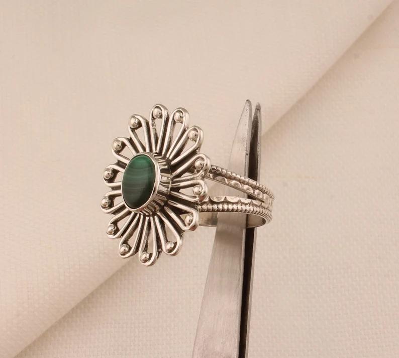 Кольцо с малахитом, кольцо из цельного серебра 925 пробы, кольцо с драгоценным камнем, кольцо ручной работы, дизайнерское кольцо, подарок для нее, кольцо в стиле бохо