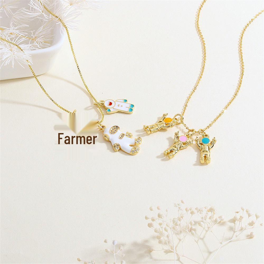 Ожерелье с подвеской-астронавтом с покрытием из 18-каратного золота, с капельной эмалью и микроинкрустацией