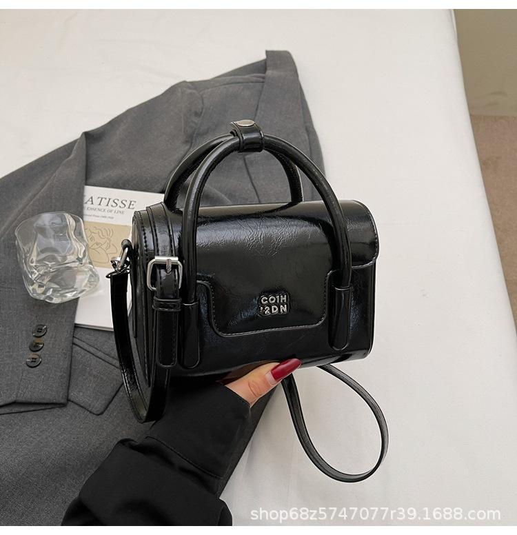 Textured Oil Wax Leather Small Bag Women's 2025 New Fashionable and Simple Hand-held Small Square Bag Spring and Summer High-end Crossbody Bag