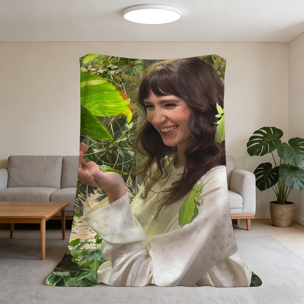 Singer C-Clairo Charm Blanket Flannel Warm Soft Throw Blanket For Room Sofa Childish Birthday Gifts