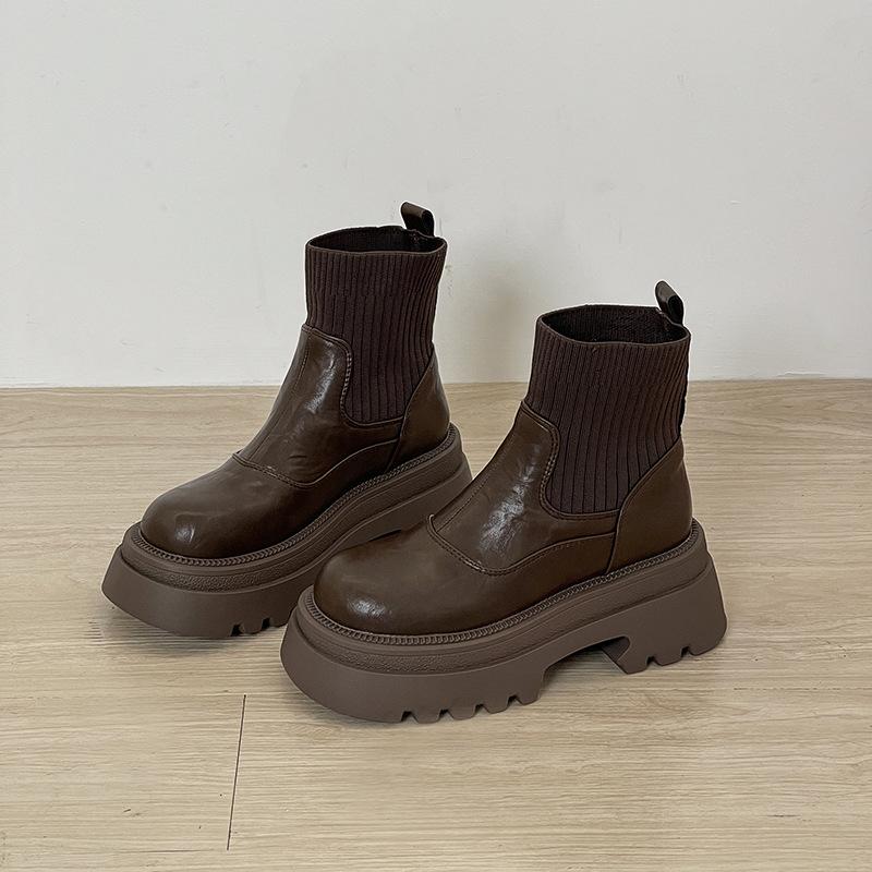 Узкие ботинки ботинки Мартина женские осенне-зимние новые маленькие на толстой подошве увеличивающие рост короткие модные носки-ботинки