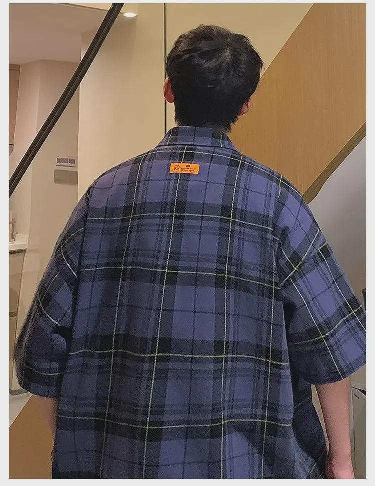 Мужская клетчатая рубашка с короткими рукавами в студенческом стиле - весна/лето 2024 г.