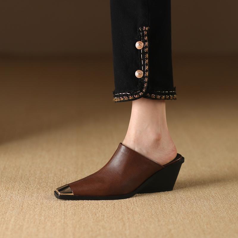 Модная женская новая летняя обувь из натуральной коровьей кожи с металлическим носком на высоком каблуке, ретро шлепанцы Мюли с большим квадратным носком