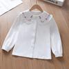 Рубашка для девочек 2025 Весна Осень Новая вышитая цветочная блузка с длинным рукавом и оборчатым воротником Детская одежда