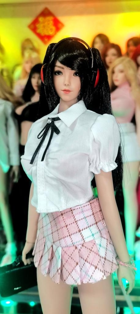 Масштабная фигурка в стиле GS Совместимо с телом TBLeague Сексуальная красивая школьница в матросском костюме Бело-розовая юбка с короткими рукавами, галстук и голова