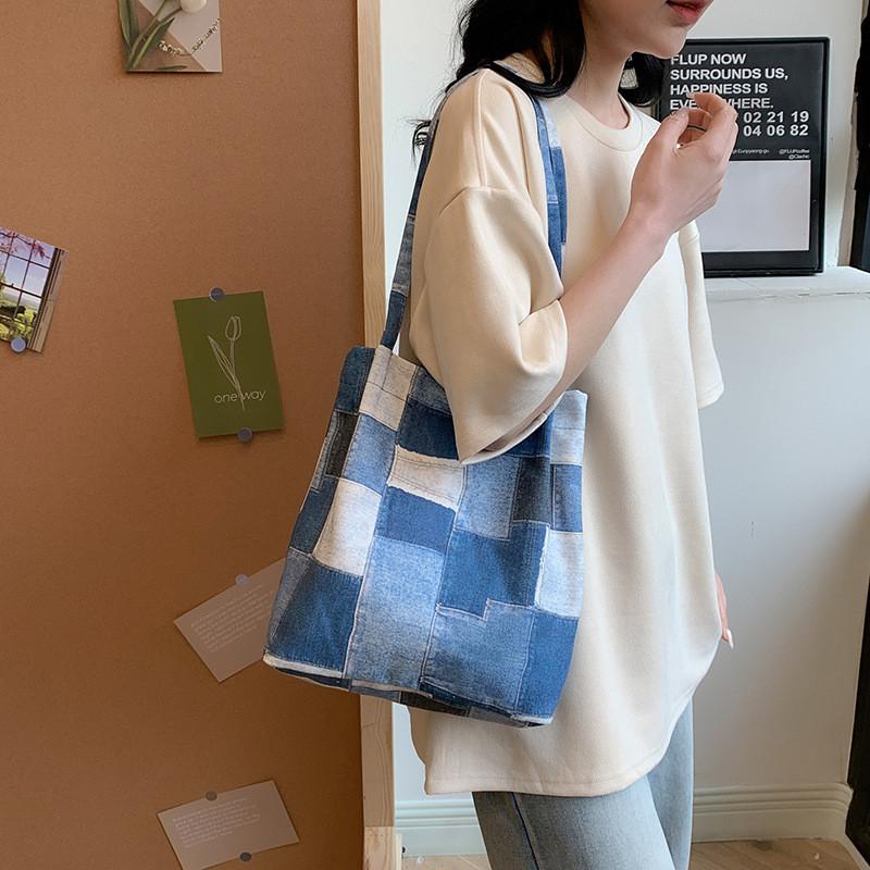 Canvas Tote Bag For Women With Large Capacity And Magnetic Closure For Daily Use