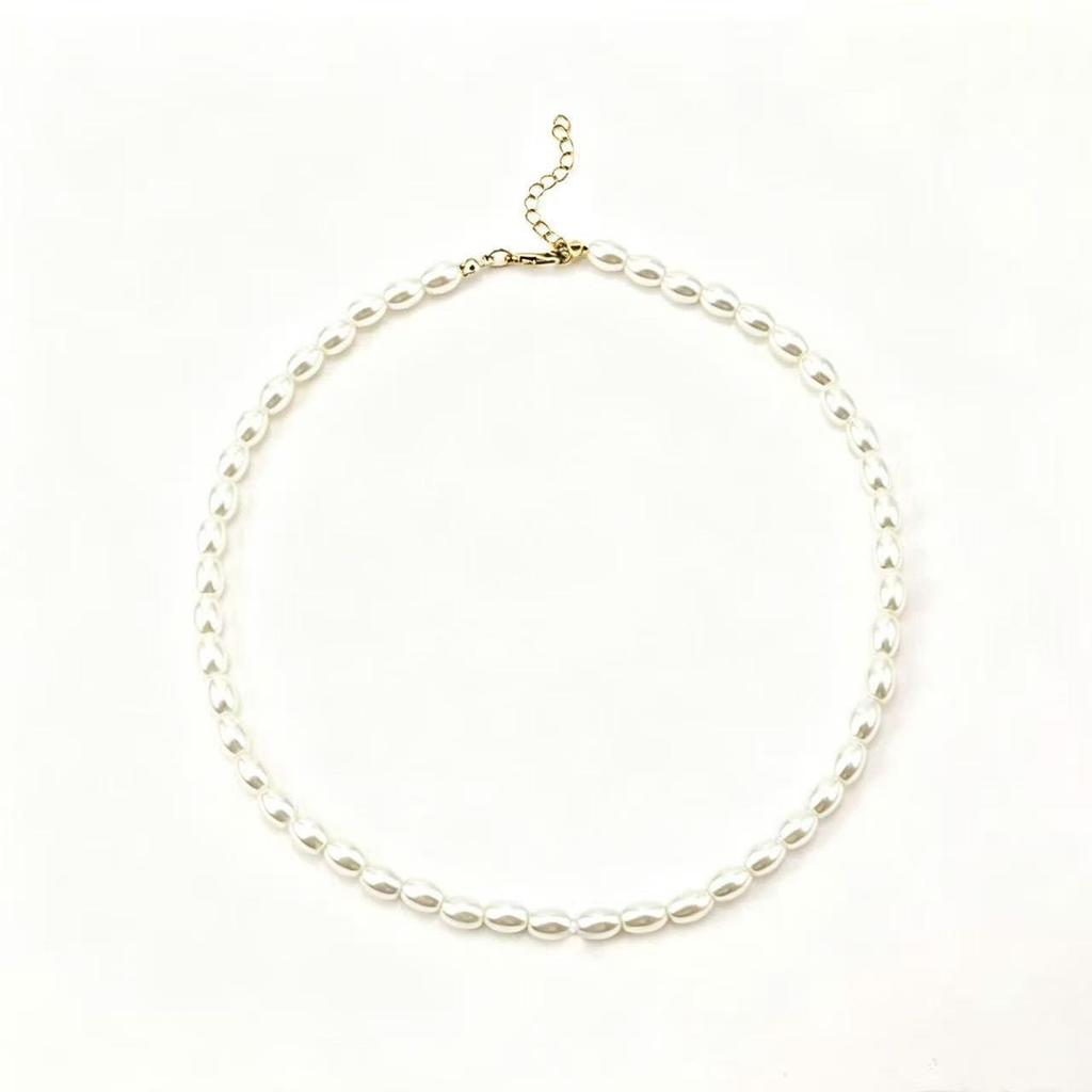 European & American Fashion Glass Pearl Necklace - Simple, Versatile, High-End Clavicle Chain for Women.