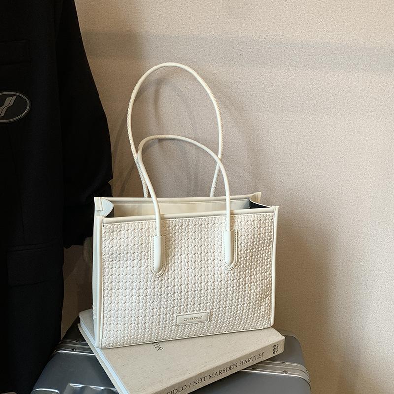 Retro woven bag women's large capacity 2025 new autumn and winter casual shoulder underarm bag popular commuter tote bag