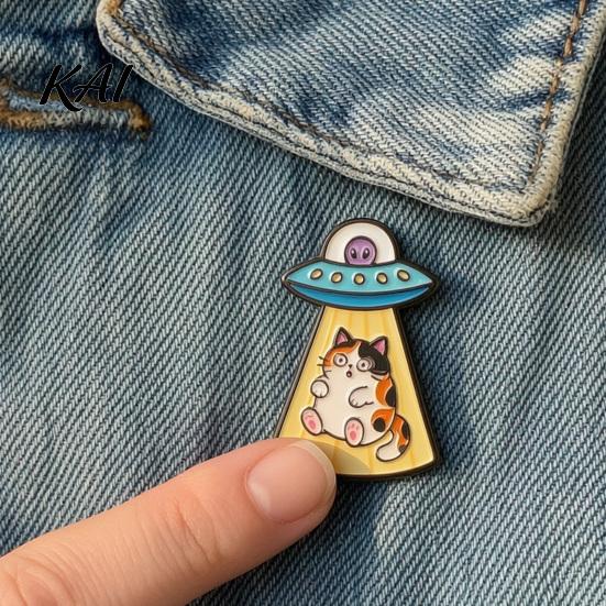 Cartoon Cat Brooch Enamel UFO Metal Brooch, Aliens Ship Kitten Badge Pin, Clothing Bag Scarves Hat Accessories for Men Women Lapel Pin