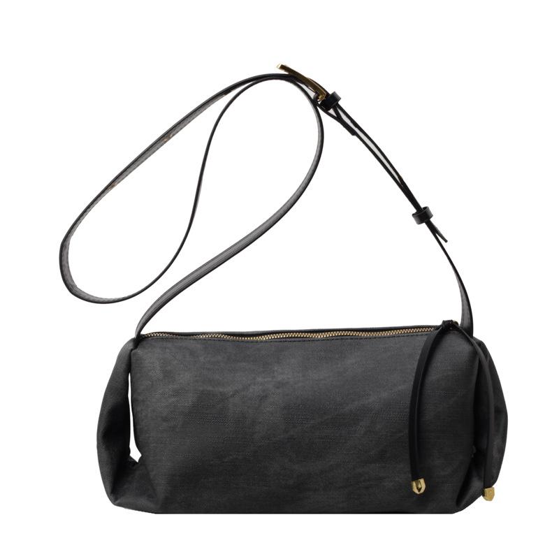 Трендовая модная женская сумка 2025 лето корейская версия простой повседневной сумки-подушки нишевая высококлассная сумка-мессенджер для通勤