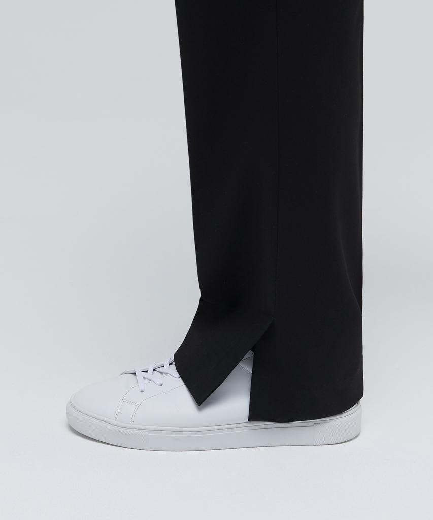 MUSINSA STANDARD Semi-Wide Slit Hidden Banding Slacks [Black]