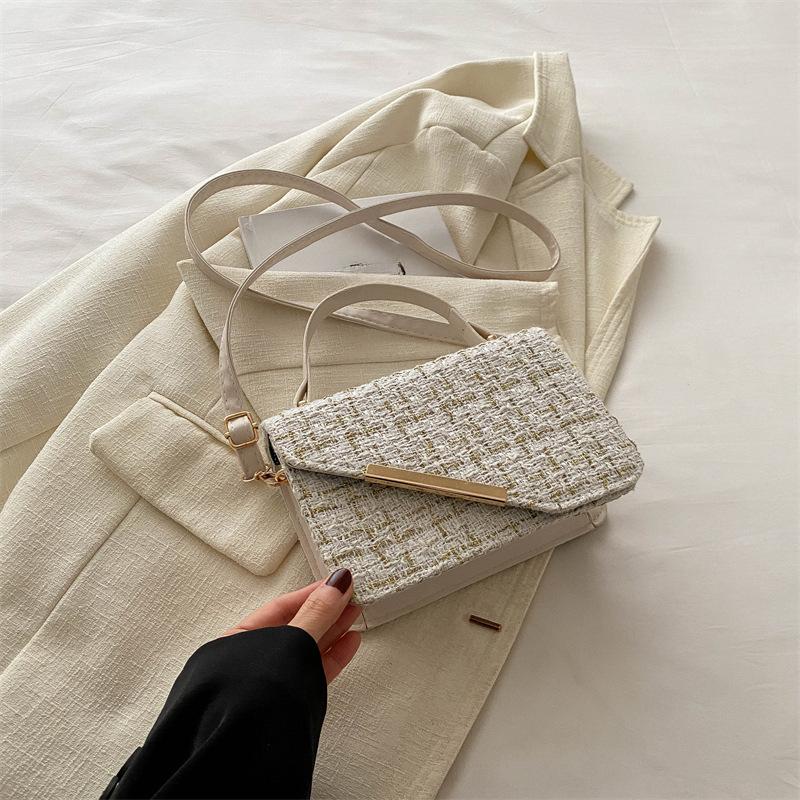 Популярная маленькая квадратная сумка, новая летняя женская сумка с цепочкой, персонализированная сумка через плечо, повседневная простая сумка через плечо