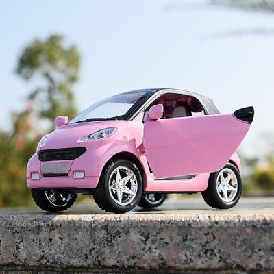 Розовая инерционная машинка Литая модель автомобиля Коллекционная игрушка для масштаба 1/32 Smart Fortwo Подарок на день рождения Рождество Новый год