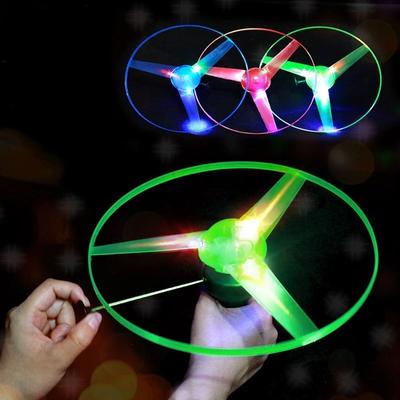 1 шт. Игрушка НЛО с вытягивающимся шнурком, светящаяся, забавная, вращающаяся, летающая, светящийся светодиодный свет, ручка, волчок, игрушки для детей, подарки, спорт на открытом воздухе, игра для родителей и детей