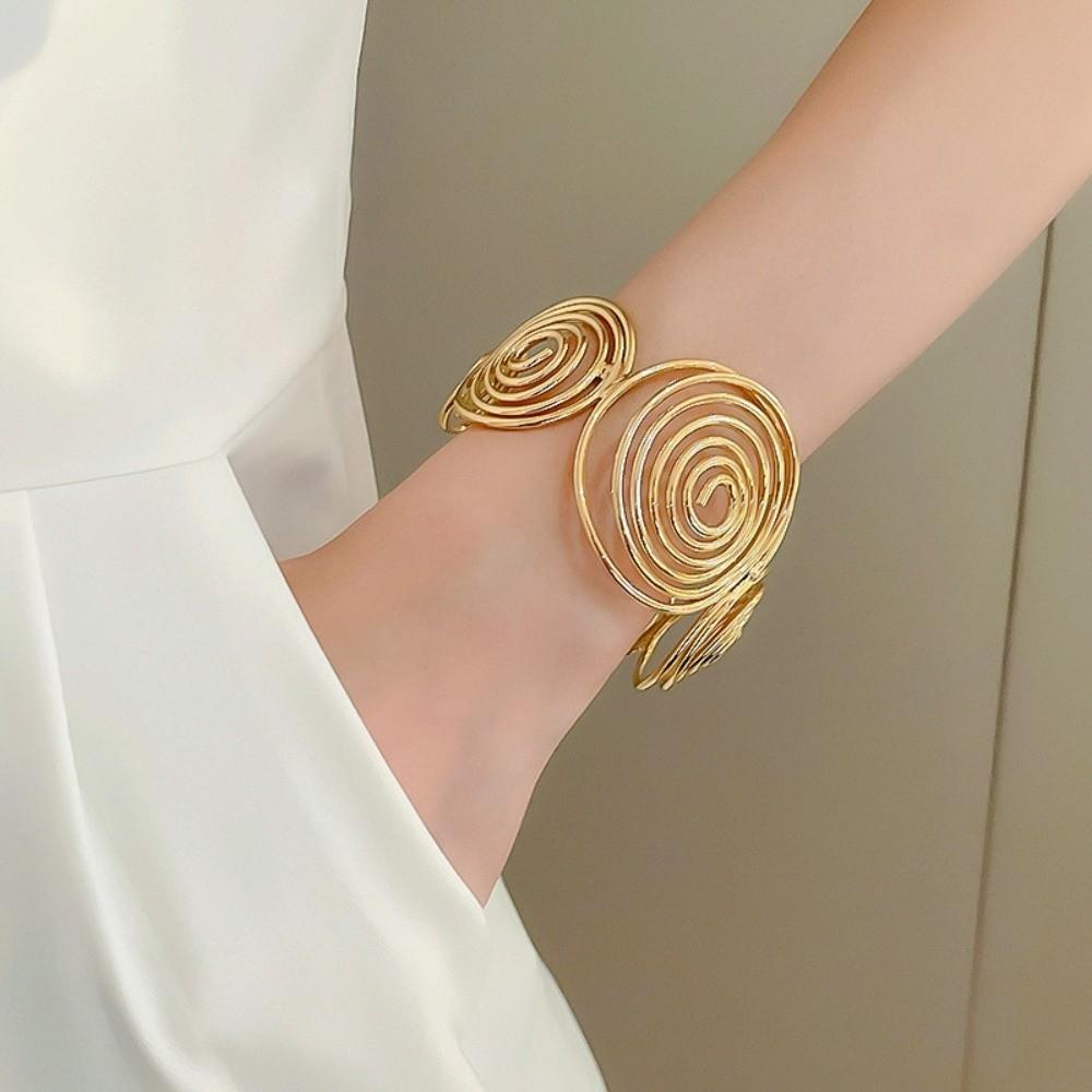 Metal Hollow-out Irregular Wide Bracelet Wave Opening Retro Hand Ring Gift