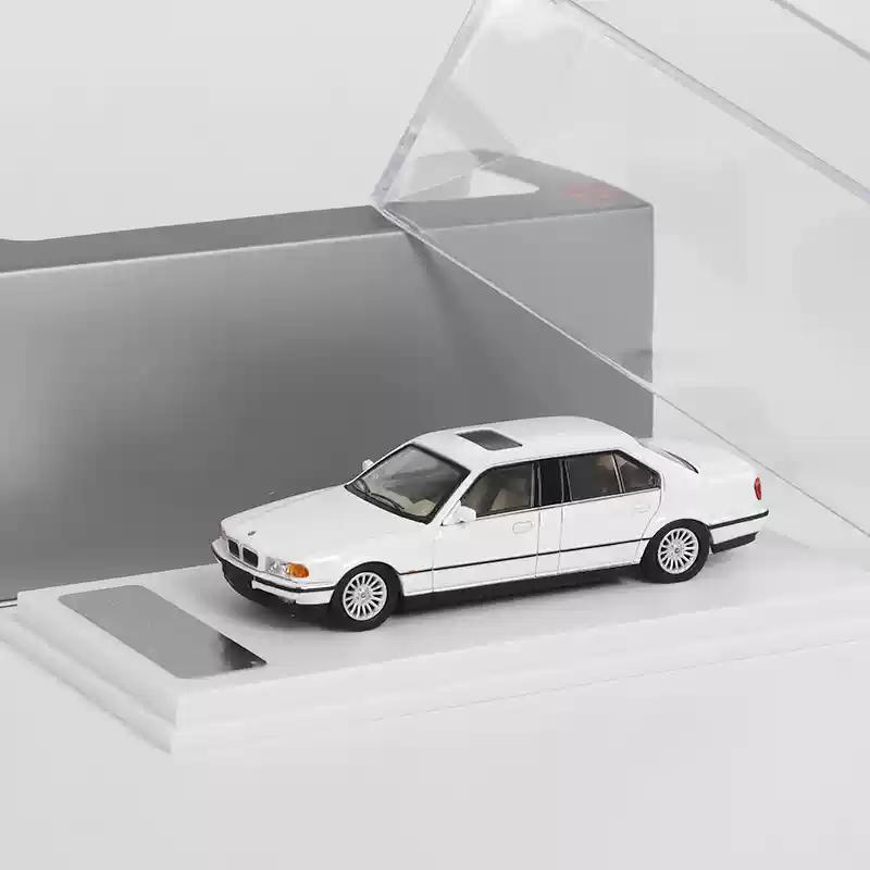 DCM Cars Масштаб 1/64 Седан BMW 7 серии E32 E38 с удлиненной колесной базой Модель автомобиля Металлическая модель автомобиля Игрушка Коллекция Украшение