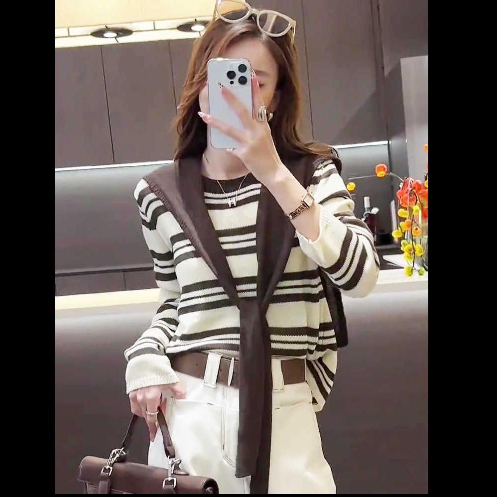 2025 New Women's Autumn Striped Shawl Knitwear: Loose, Relaxed Two-Piece Style for Spring/Autumn