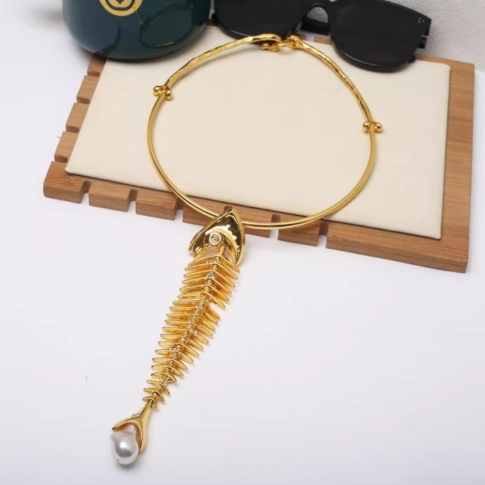 Zinc Zinc Alloy Fashion Exaggerated Necklace Rhinestone Fish Bone Neck Chain For Women