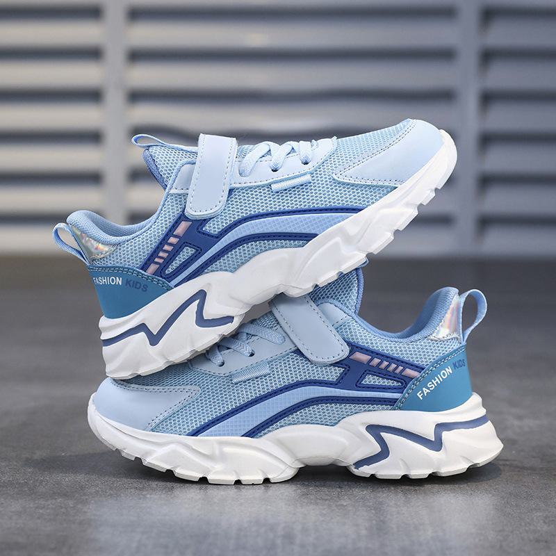 Кроссовки детские из дышащей сетки весна/осень 2024 г.: Спортивная обувь для девочек и мальчиков с полым дизайном для детей среднего и большого роста.