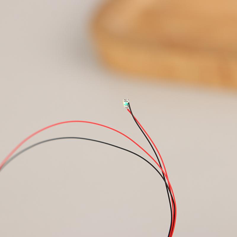 10 шт. 0805 Мигающий светодиод SMD-лампа Проводной микролитц светодиод Предварительно спаянный чип Проводной 30 см 3 В Модель железной дороги Игрушка Свет Сделай сам Выводы Провода