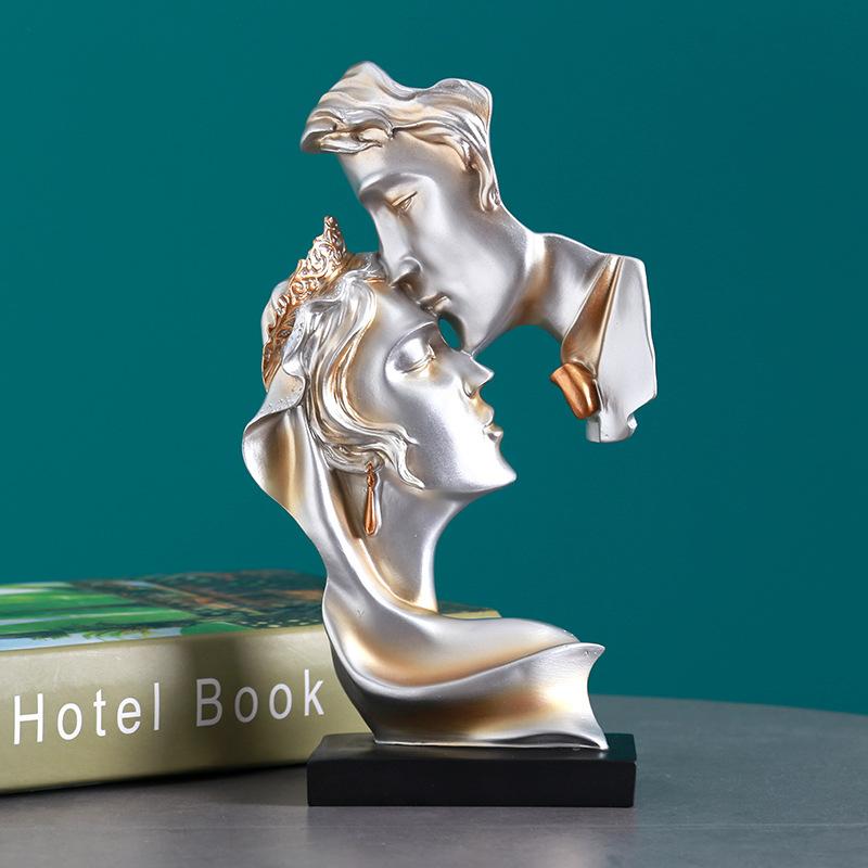 Творческий поцелуй Глубокая любовь Пара Статуя смола Ручная работа Украшение для дома Украшение для гостиной Осеннее украшение Украшение Свет Роскошь