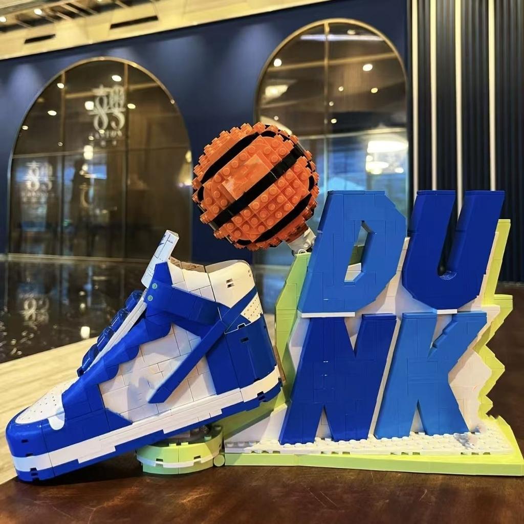 Creative 43008 Basketball Shoes Sneaker Building Blocks Model Bricks Sport Toys Kids Adults Christmas Birthday Gift Home Decor