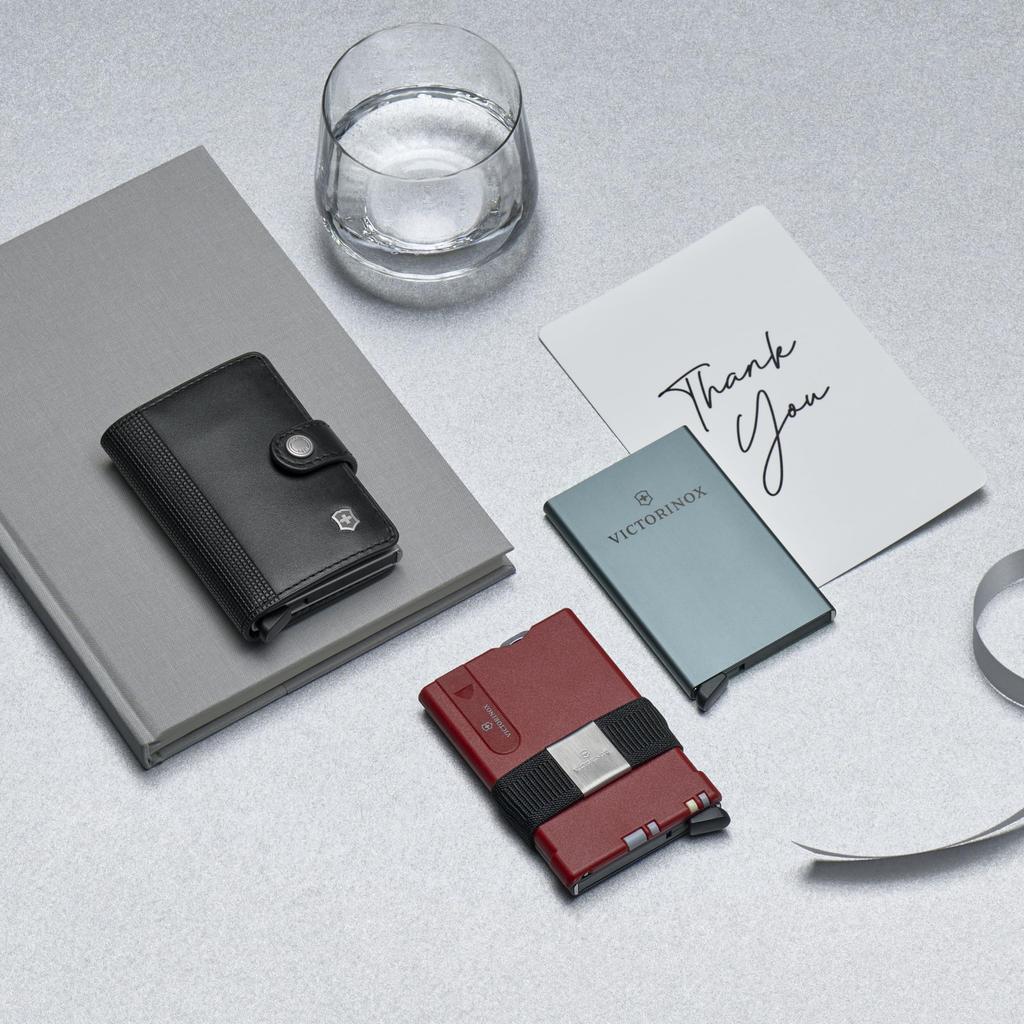 Altius Secrid Leather Card Wallet Card Holder Card Protector Smart Wallet Aluminum Black 612681 [Victorinox] []