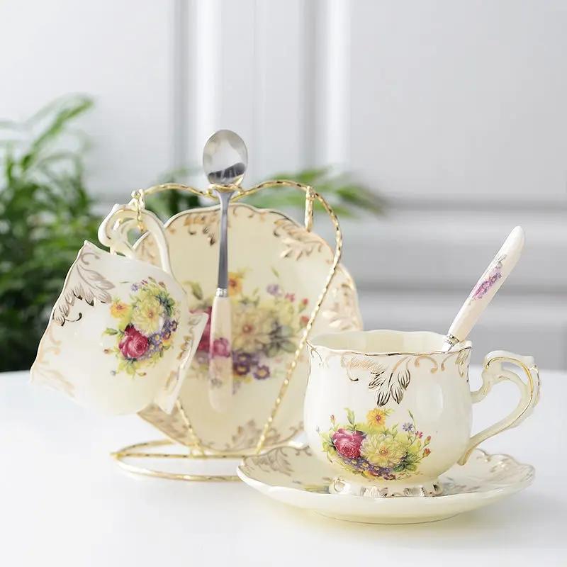 Розы Цветы Костяной фарфор Кофейный сервиз Британский фарфоровый чайный сервиз Керамический горшок Сливочник Сахарница Чайник для чаепития Кофейная чашка Кружка Кофе