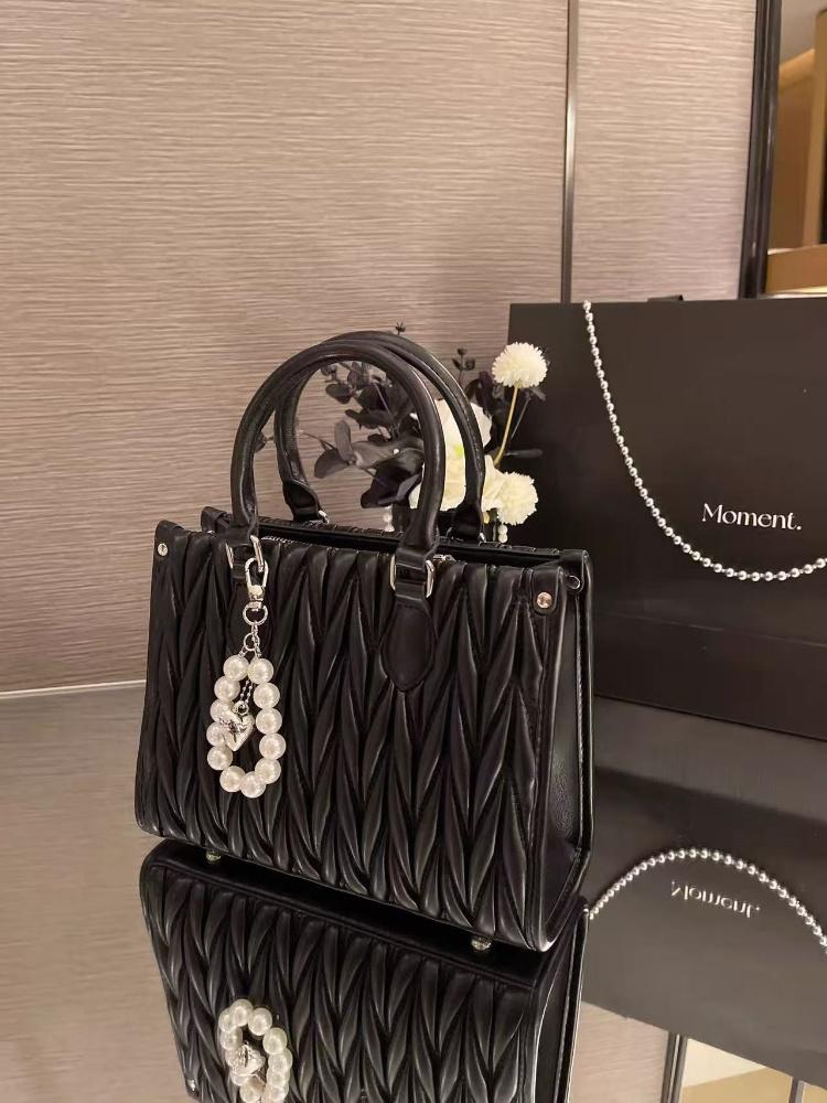High Texture Leather Embossed Design Women's Handbag High Quality New Versatile Crossbody Bag Pleated Underarm Shoulder Bags