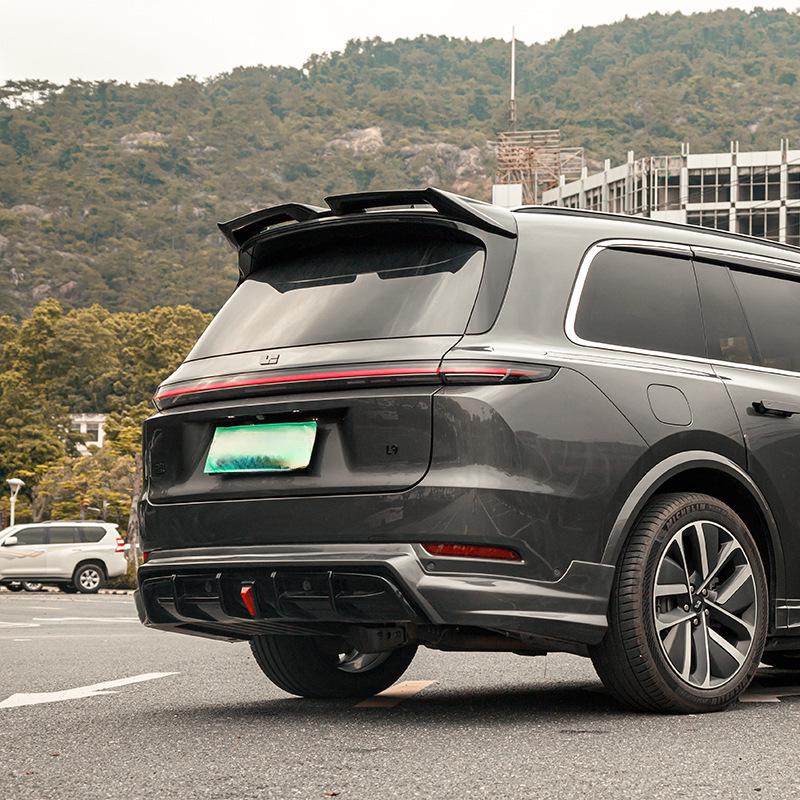Обновите Li Auto L6/L7/L8/L9 комплектом спортивных заднего и верхнего антикрыльев Black Warrior MC, сверление не требуется.