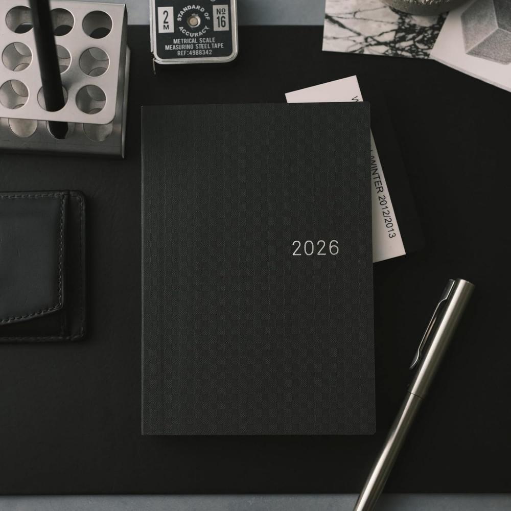 Hobonichi 2026 Серия бумаги Hon Черная клетка Гингем A6 1 день на странице Начинается в январе